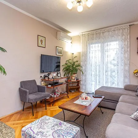 3 Bedroom Lovely In * Novi Vinodolski