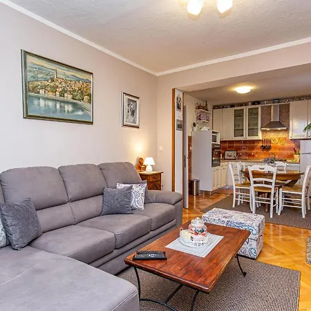3 Bedroom Lovely In