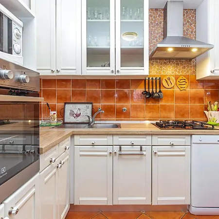3 Bedroom Lovely In * Novi Vinodolski